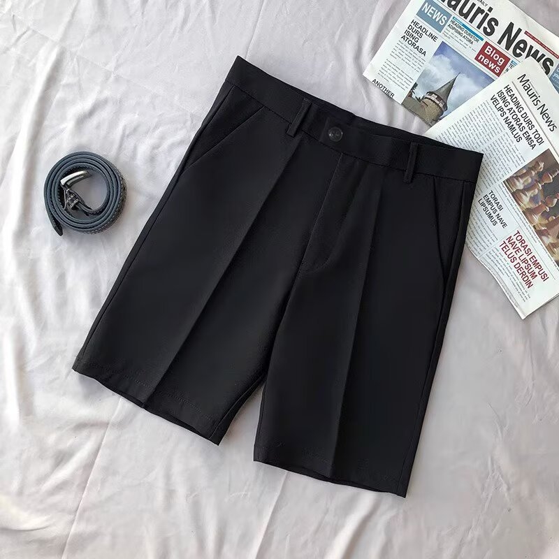Muške šorceve, opuštenog ravnog kroja, duljina 9/10, mješavina poliester, blaga rastezljivost, stil lagano poslovni (9/10 duljina • ravni kroj • mješavina poliester • blaga rastezljivost • stil lagano poslovni)