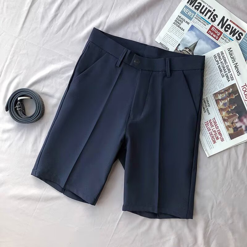 Muške šorceve, opuštenog ravnog kroja, duljina 9/10, mješavina poliester, blaga rastezljivost, stil lagano poslovni (9/10 duljina • ravni kroj • mješavina poliester • blaga rastezljivost • stil lagano poslovni)