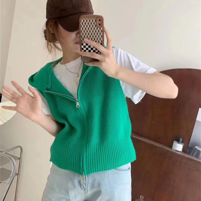 Плетен жилет с качулка и цип, свободна кройка, дължина 50–65 см