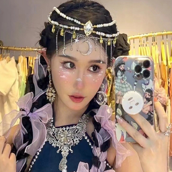 Fejfedő ötvözetből – nemzeti stílus, virágos díszítés, kézi munka, testreszabás elérhető