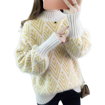 Kötött pulóver félmagas gallérral, báránygyapjú és jégselyem keverékéből