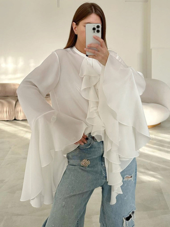 Chiffon anyagú ing fodros díszítéssel, kerek nyakú, harangujjú, laza fazon