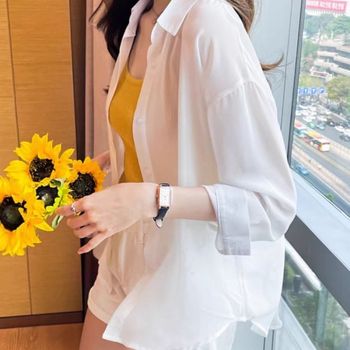 Chiffon anyagú ing; 95%+ fő anyag összetétel; Polo gallér; hosszú ujjú; laza szabás