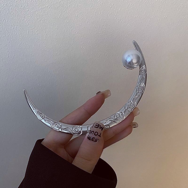 Hajcsat hold alakú – kínai stílus, geometriai dizájn, elektroplakálás, anyag: ötvözet, hajkiegészítő