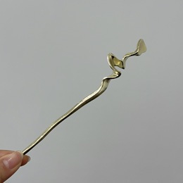 Fém hajtű, új kínai stílusú, minimalist vintage ihletésű dizájn, 2024 tavaszán debütál