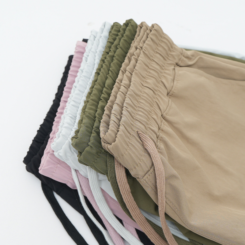 Sportske šorceve, labavog kroja, 100% poliester, visoka elastičnost, ljetna sezona