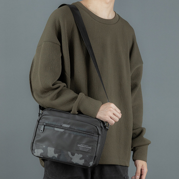 Geantă de umăr pentru bărbați din pânză, cu fermoar, cu o curea, buzunare interioare pentru telefon și card — stil stradal