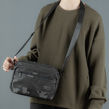 Geantă de umăr pentru bărbați din pânză, cu fermoar, cu o curea, buzunare interioare pentru telefon și card — stil stradal