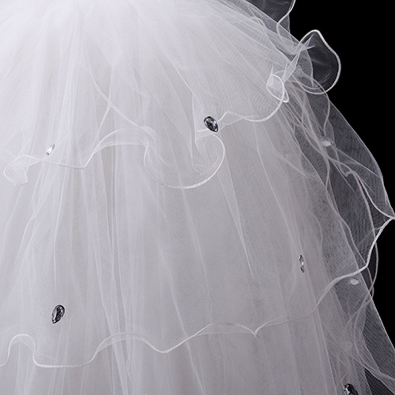 Dodaci za glavu: katedralski mrežasti veo, višeslojni vjenčani veo