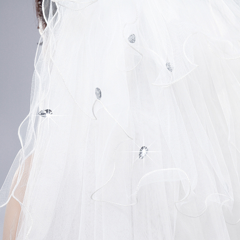 Dodaci za glavu: katedralski mrežasti veo, višeslojni vjenčani veo