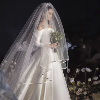 Dvostruki sloj mrežastog veo sa satenskim rubom, jednostavan ženski vjenčani dodatak za fotografiranje