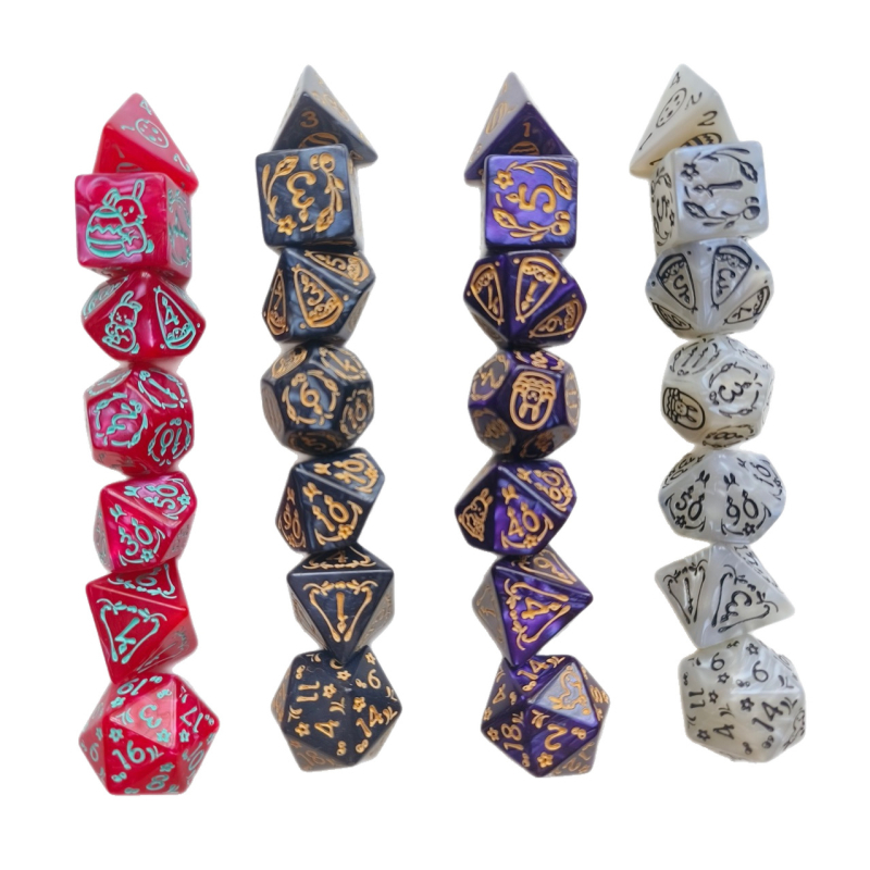 7 darab húsvéti dobókocka készlet nyuszi dizájnnal és patentes többszögű mintázattal D&D társasjátékokhoz