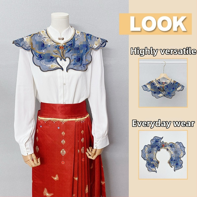Hanfu set: ukras s oblacima na ramenu, suknja tipa horse-faced, vez s leptirima i lažni ovratnik; poliester tkanina; širina 52 cm; uzorak: sretni oblaci, feniksi, biljke i životinje; podrijetlo Jieyang, Guangdong; izlazak jeseni 2024