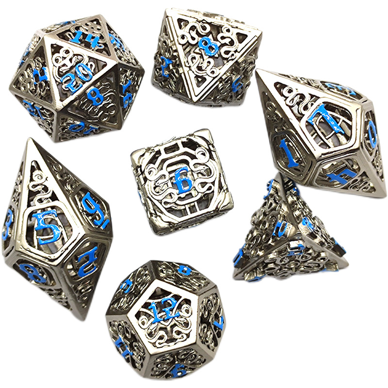 Sárgarézből készült üreges D6 dobókocka készlet — 7 darab, jobb szög stílus, húszoldalú dobókockák, DIY márka