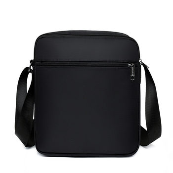 Ανδρική τσάντα crossbody σε στυλ αστικής απλότητας, από Oxford ύφασμα, αδιάβροχη και ανθεκτική στη φθορά, με επένδυση πολυεστέρα