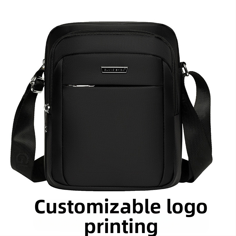 Ανδρική τσάντα crossbody σε στυλ αστικής απλότητας, από Oxford ύφασμα, αδιάβροχη και ανθεκτική στη φθορά, με επένδυση πολυεστέρα