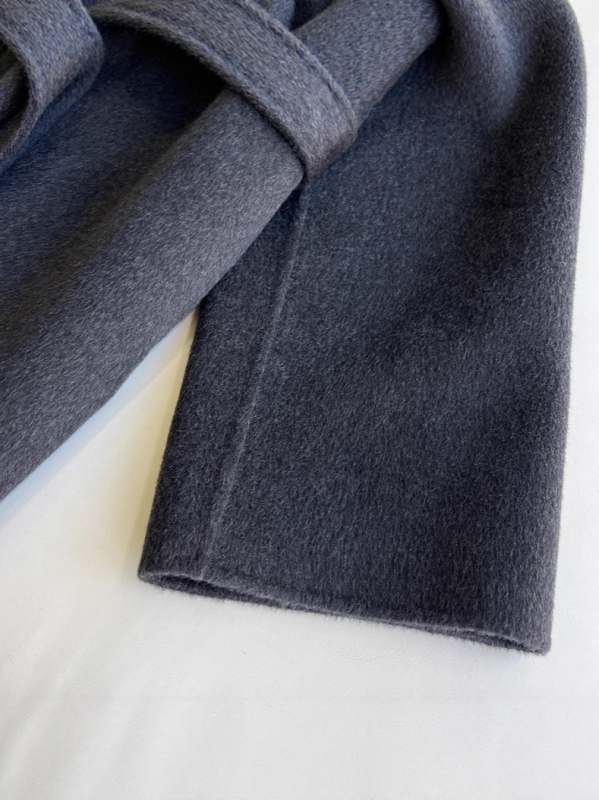 Vuneni kaput s pojasom u struku, dvostrani, V-izrez, dugi rukavi, srednja duljina, opušten kroj, japansko-korejski casual stil