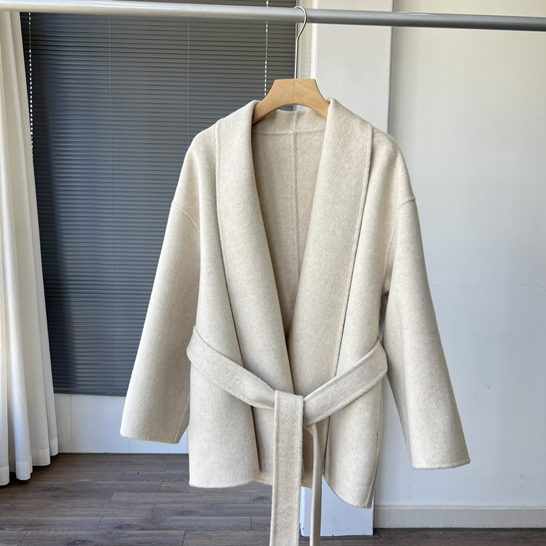 Vuneni kaput s pojasom u struku, dvostrani, V-izrez, dugi rukavi, srednja duljina, opušten kroj, japansko-korejski casual stil