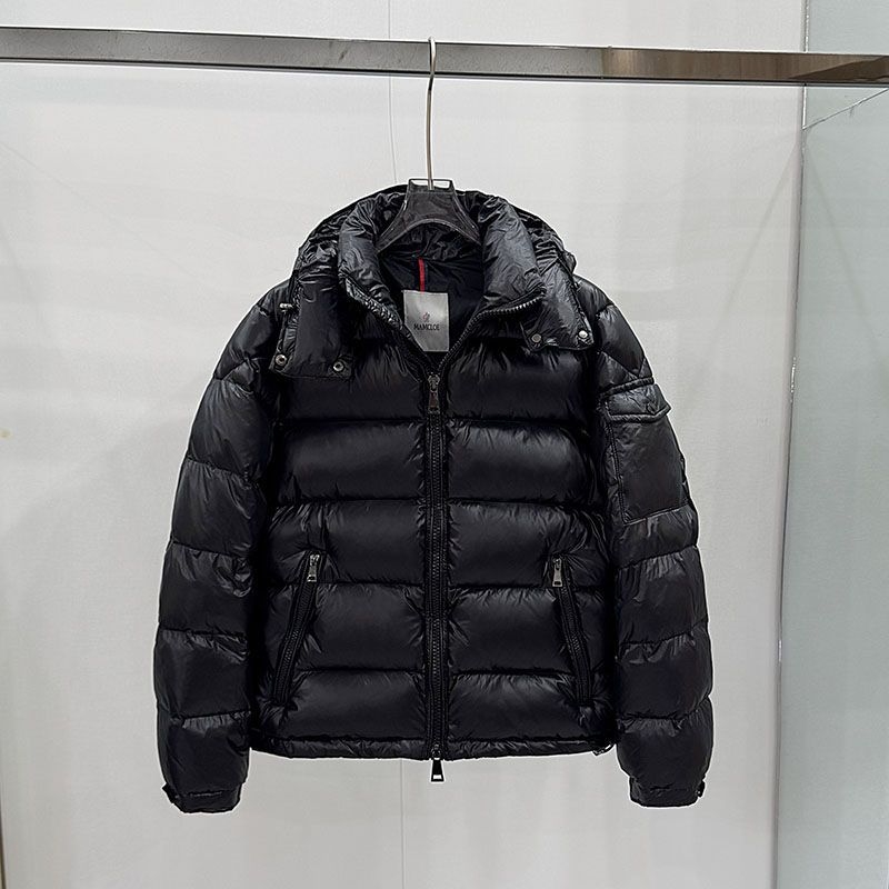 Ženski puffer jakna srednje duljine s odvojivom kapuljom, najlon tkanina, debela izolacija, 50% sadržaj perja