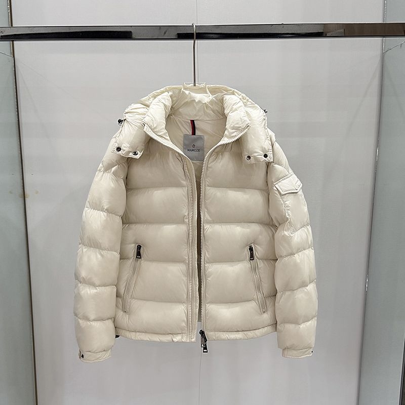 Ženski puffer jakna srednje duljine s odvojivom kapuljom, najlon tkanina, debela izolacija, 50% sadržaj perja