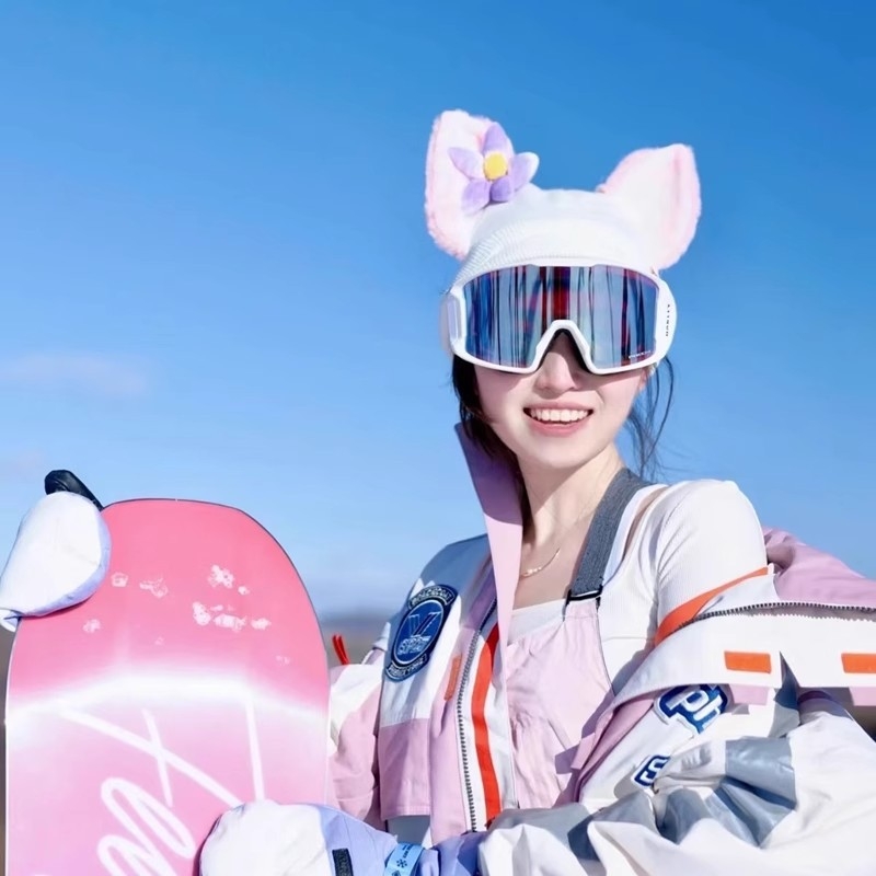 Плетена покривка за ски каска от марката hiskier – за ски