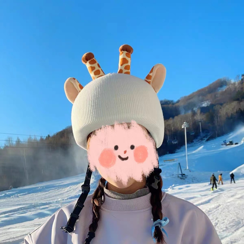 Плетена покривка за ски каска от марката hiskier – за ски