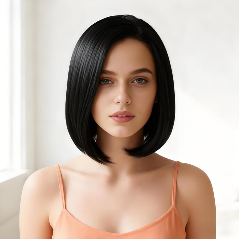 Ženska perika, kratka ravna kosa s pahuljastim volumenom i bočno nagnutim šiškama, strojno izrađena puna perika, model K121, pogodna za bojanje i trajno