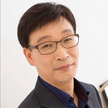 Muška perika od prirodnih vlasi, kratka kosa, model 9552, mehanički proces obrade, prekrivanje sijede kose