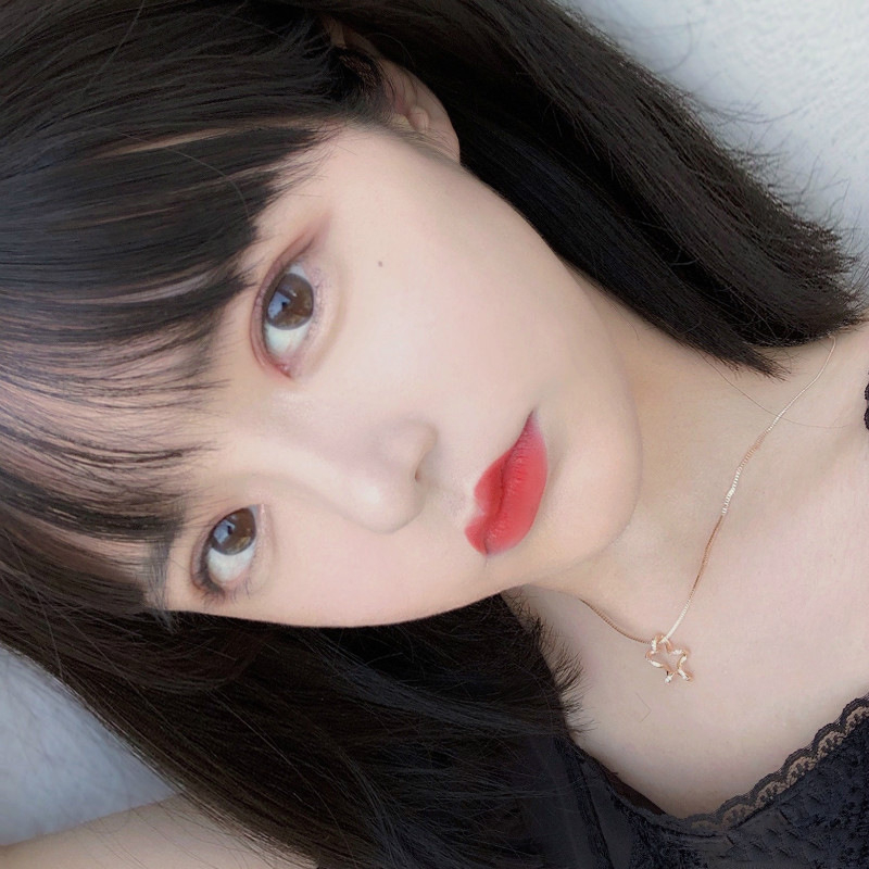 Ženska perika, kratka ravna kosa s Qi šiškama, model 752, vlakno otporno na visoke temperature, može se farbati