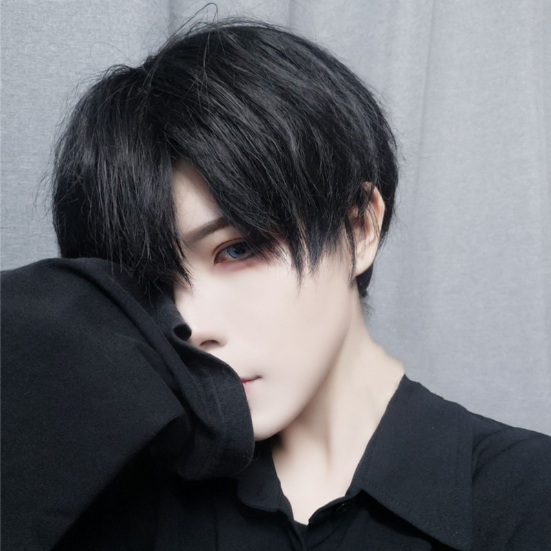 Anime COS wig za muškarce, kratka ravna kosa s nagnutim šiškama, visokotemperaturna vlakna, realističan izgled, model 2180