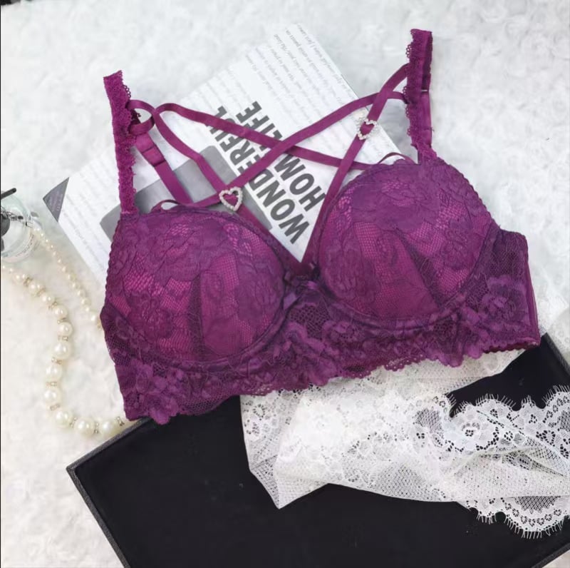 Δαντελένιο σετ σουτιέν με push-up, cups 3/4, άνω στήριξη, ρυθμιζόμενες τιράντες