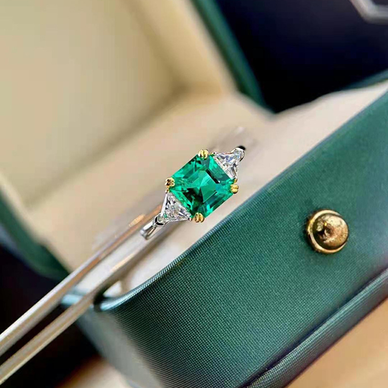 Prsten s laboratorijski uzgojenim smaragdom, 1,5 ct, srebro 925, geometrijski retro dizajn, elektroplating