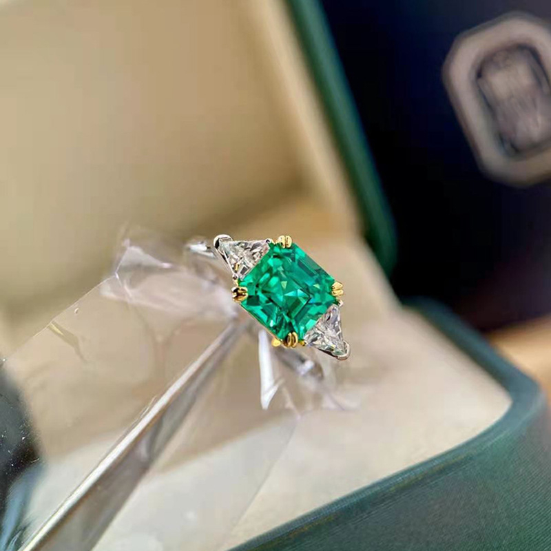 Prsten s laboratorijski uzgojenim smaragdom, 1,5 ct, srebro 925, geometrijski retro dizajn, elektroplating