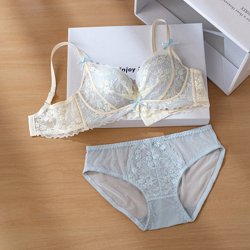 Ασύρματο δαντελένιο σουτιέν με push-up, χωρίς μεταλλικές ενισχύσεις, 3/4 καλύμματα, μορφοποιημένες θήκες, πίσω κούμπωμα με τρεις σειρές αγκίστρων, νάιλον ύφασμα