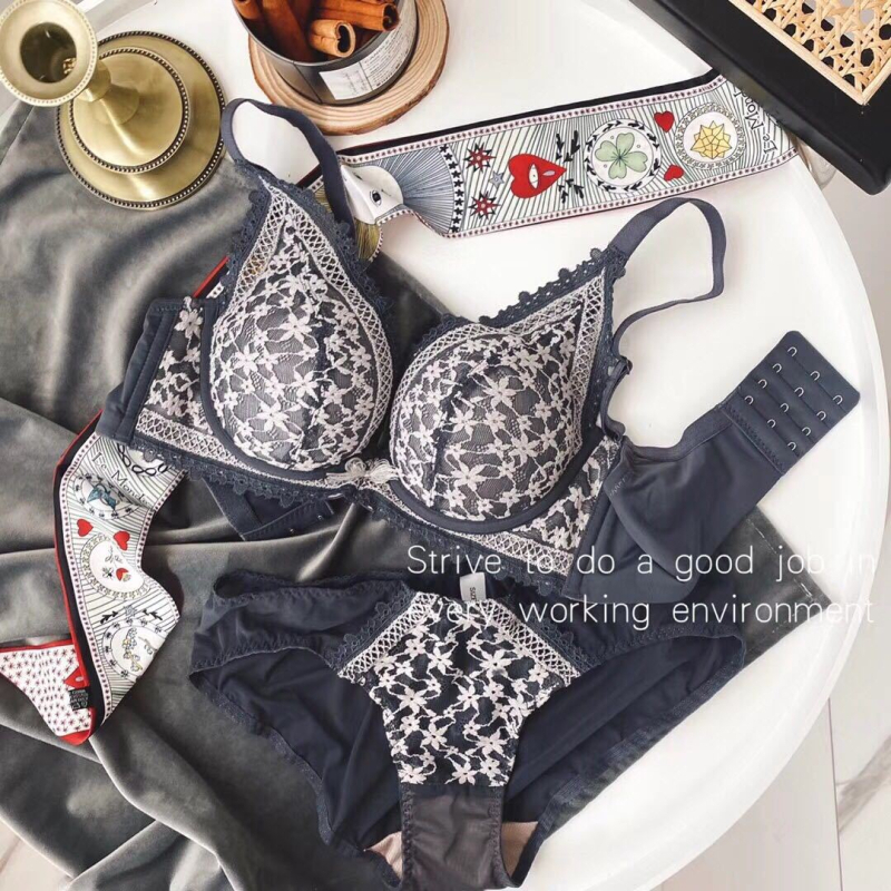 Krajková bezdrôtová push-up podprsenka, nastaviteľné 3/4 košíčky