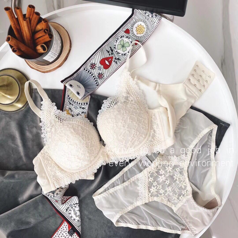 Krajková bezdrôtová push-up podprsenka, nastaviteľné 3/4 košíčky