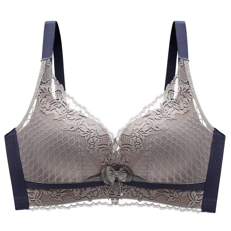 Sutien din dantelă fără armături, cupă 3/4, cupe turnate cu partea superioară subțire și partea inferioară groasă, bretele fixe duble, închidere pe spate cu patru rânduri