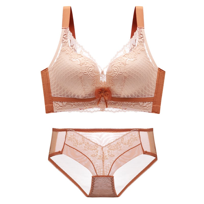 Sutien din dantelă fără armături, cupă 3/4, cupe turnate cu partea superioară subțire și partea inferioară groasă, bretele fixe duble, închidere pe spate cu patru rânduri