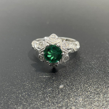 Пръстен с култивиран изумруд, серия Plant Flower Emerald, метал: сплав с изкуствени камъни, електроплакиране