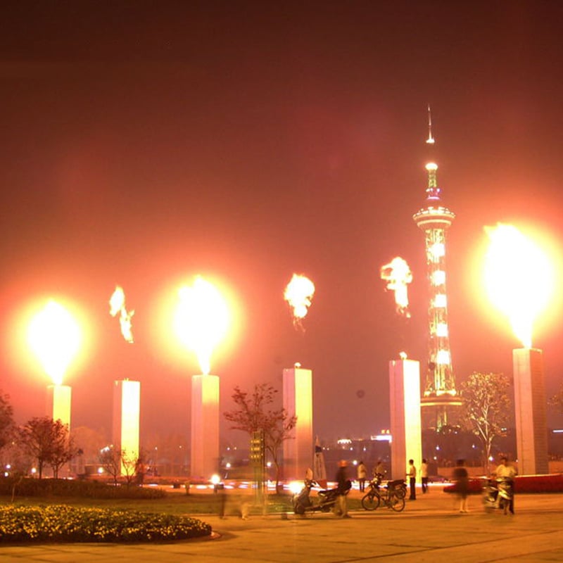 Музикален фонтан с водна завеса, водни пръски и огнени ефекти за открит двор