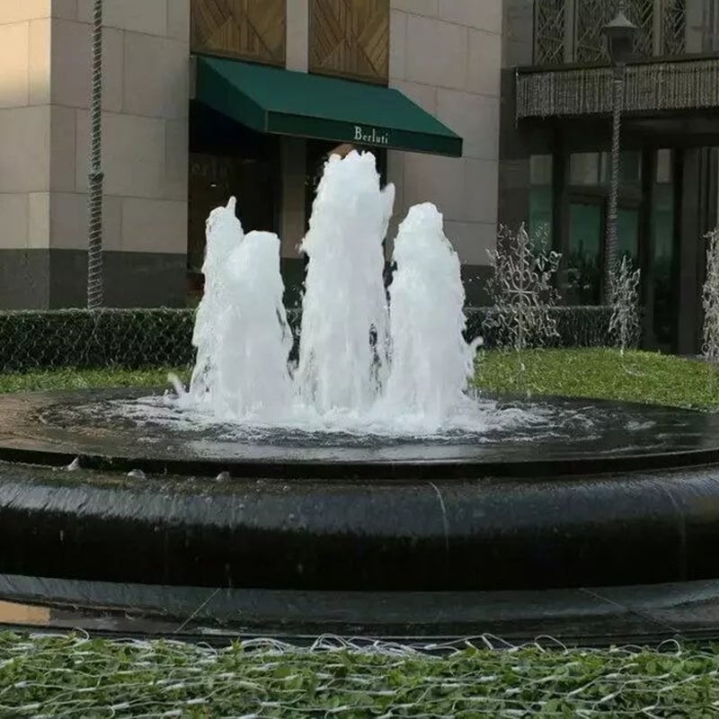 Музикален фонтан с водна завеса, водни пръски и огнени ефекти за открит двор