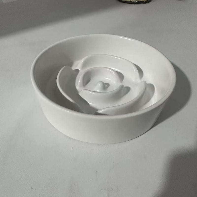 Kerámiás háziállat etető tál lassú etetéssel, vas állvánnyal, kutyáknak és macskáknak, megakadályozza a falást és a kibillentést