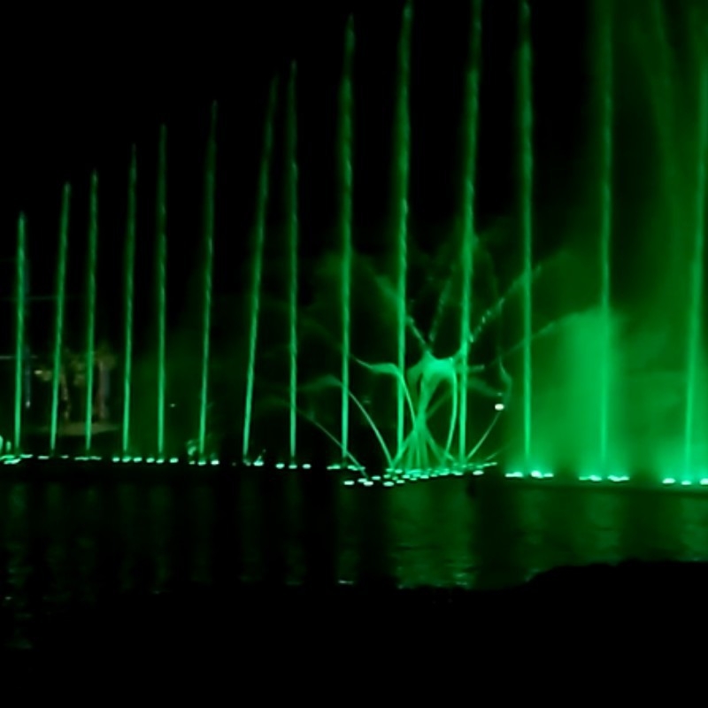 Комплект оборудване за музикални фонтани за външни басейни с директен спрей чрез едно дупче