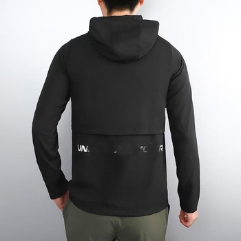 Férfi téli sportdzseki kapucnival, szélálló, gyorsan száradó külső nylonból, bélése modal