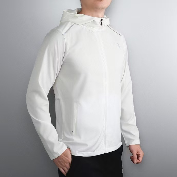 Férfi téli sportdzseki kapucnival, szélálló, gyorsan száradó külső nylonból, bélése modal