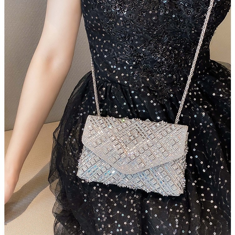 Večernja clutch torba, PU materijal, kvadratni dizajn, horizontalni oblik, zaključavanje, džep za mobitel
