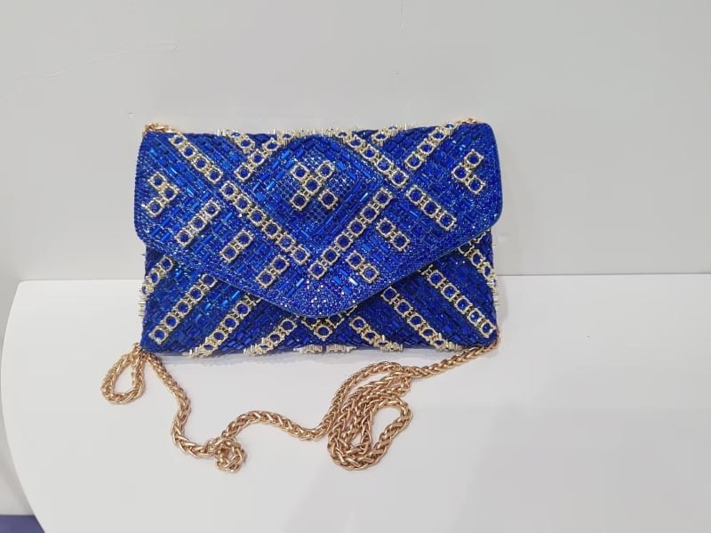 Večernja clutch torba, PU materijal, kvadratni dizajn, horizontalni oblik, zaključavanje, džep za mobitel