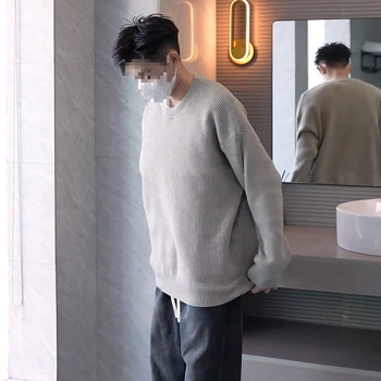Πλεκτός ανδρικός πουλόβερ με fleece επένδυση, στενή γραμμή, στρογγυλός λαιμός, μακριά μανίκια, ύφασμα από μείγμα πολυεστέρα και βισκόζης