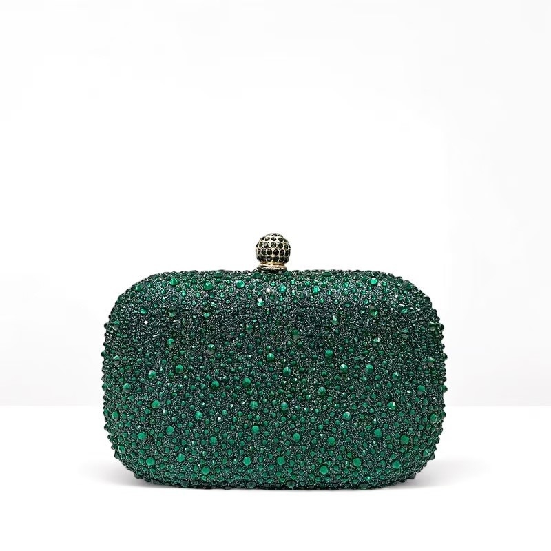 Doboz-stílusú estélyi clutch üveg strassz díszítéssel, vízszintes négyszögletes forma, záródás, merev váz, poliészter bélés