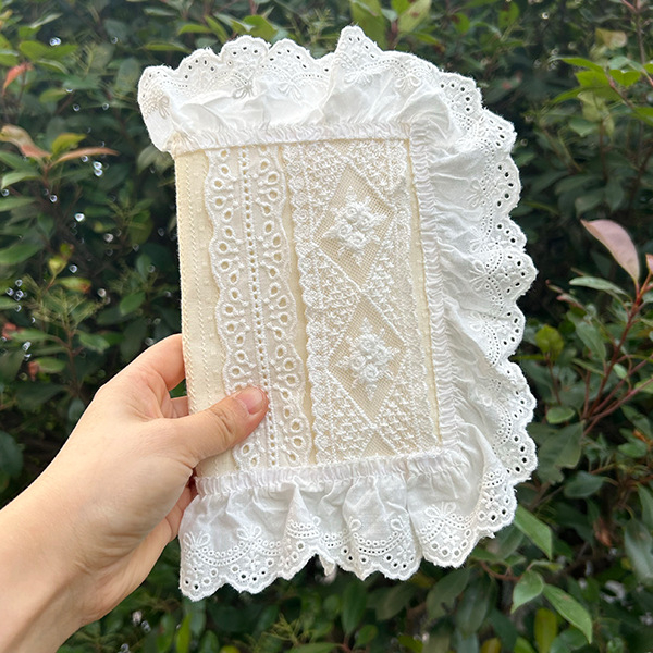 Qiu Ling Szövet Könyvborító Csipkés Díszítéssel – Textilvédő Tok Naptárakhoz; Márka: Qiu Ling; Anyag: Szövet; Importált: Nem; IP Jogosultság: Nem